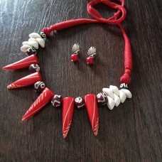 Necklace with shells & acrylic beads