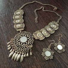 Antique gold western everyday jewellery